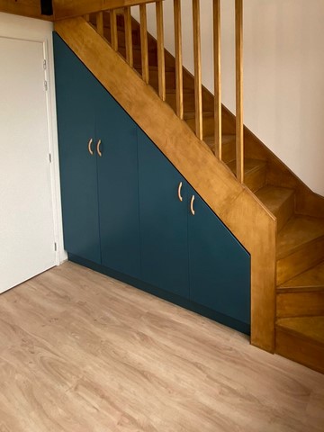 Dressing sous-escalier
